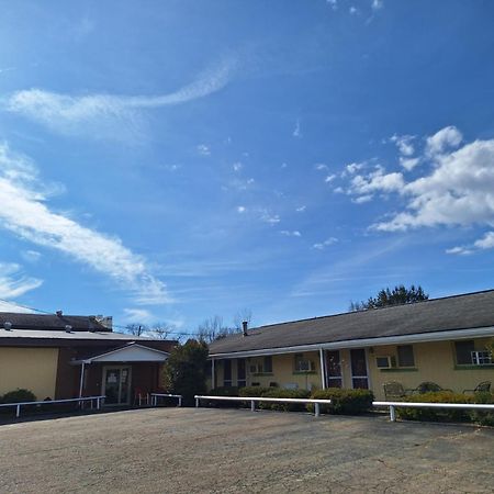 Rest Stop 6 Inn Clarendon 外观 照片